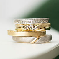 おしゃれで被らない、日本製のブライダルリング