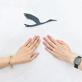 日本製で探していて結婚指輪のデザインやお店の雰囲気が良いと感じ実際に行ってみると、オシャレで綺麗なお店で、接客もとても丁寧で安心感があり、アレンジも豊富なため本当におすすめです。