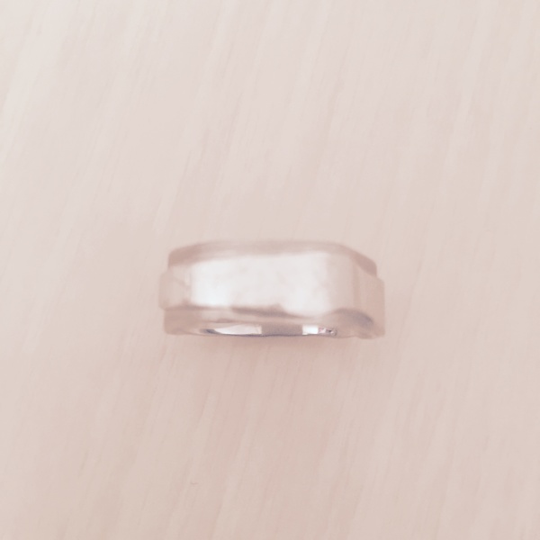 幅広の指輪が良かったので こちらに決めました 他ブランドでも幅広の指 雅 Miyabi の結婚指輪の口コミ 評判 Ringraph リングラフ