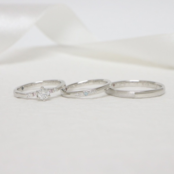 セットリングで価格が財布に優しい点と、結婚指輪をシンプルかつ