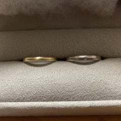 【mina.jewelry(ミナジュエリー)の口コミ】 ・自分たちの手書きのイラストや文字をレーザー刻印できるところ
・普段の…