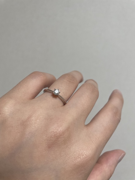 訳あり　アイプリモ　シンプルリング 指輪には全く詳しくなかったが、キラキラしたものよりはシンプル