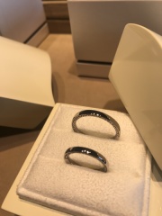 【LUCIE(ルシエ)の口コミ】 婚約指輪と同じブランドで合わせやすくバランスを考えて選んだ。シンプル…