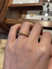 【ichi(イチ)の口コミ】 お値段は他のところよりお安い印象でした。ギザギザが入っているデザイン…