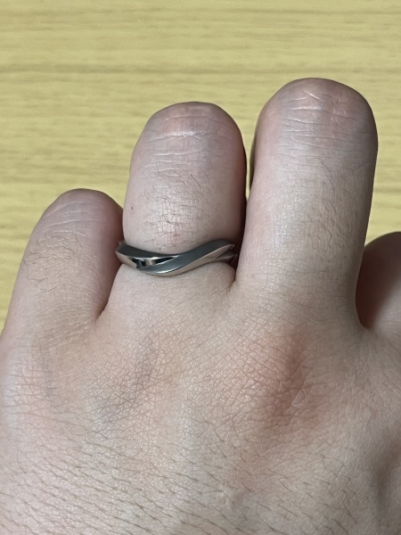 k uno結婚指輪(男性用・女性用) 女性だけでなく、男性の私から見ても欲しいと思える、武骨で個性