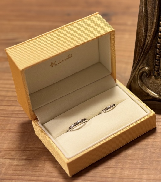 プラチナの中にさりげないゴールドが素敵だと思いました！ 実際