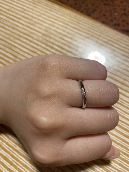 全体ではなく一部にだけダイヤが入っているデザインに惹かれまし