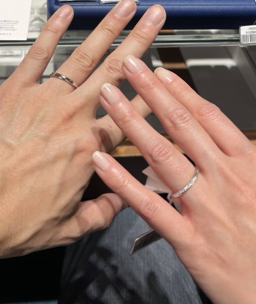 銀座ダイヤモンドシライシ　結婚指輪　プラチナ　女性用　美品 今回プラチナの指輪を着用してみました。 ウェーブがしっかり