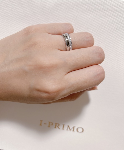 I-PRIMO 一粒ダイヤモンドリング　婚約指輪 婚約指輪が1粒ダイヤモンドでシンプルな指輪なので 重ね付けした