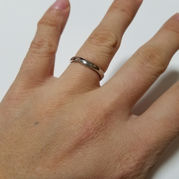 自分が結婚指輪を選ぶポイントとしては、仕事中でもプライベート