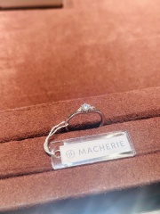【MACHERIE(マシェリ)の口コミ】 シンプルですが特別感があります！
華奢な感じで指が綺麗に見えると思いま…