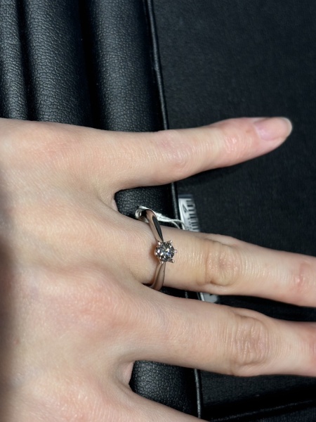 【即日発送】銀座ダイヤモンドシライシ 婚約指輪 White Lilly 鑑定書付 婚約指輪「White Lily」｜銀座ダイヤモンドシライシ