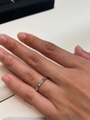 【BRILLIANCE+(ブリリアンスプラス)の口コミ】 もとまとは1石のストレートタイプを探していましたが、同じタイプでダイヤ…