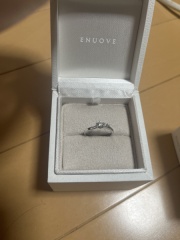 【ENUOVE(イノーヴェ)の口コミ】 シンプルなデザインの中で、それぞれのダイヤモンドが綺麗で全体のバラン…