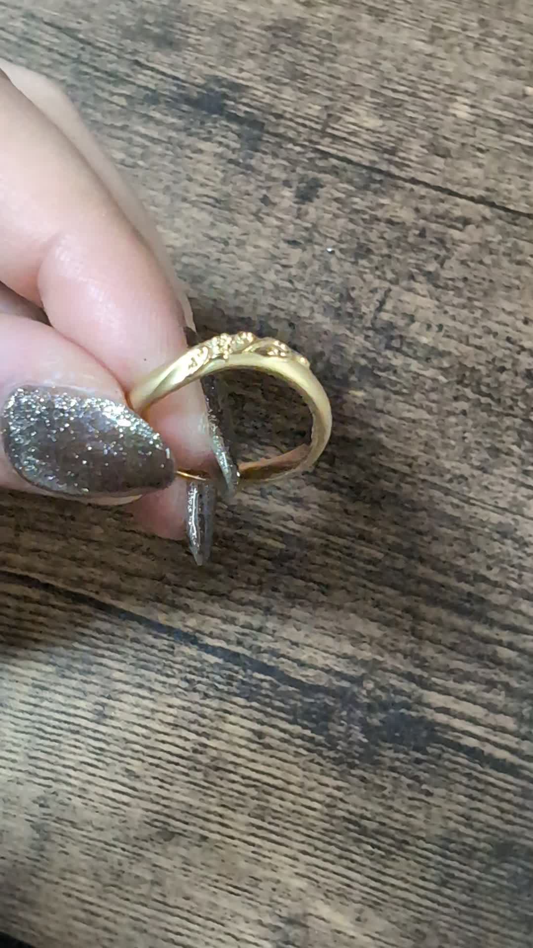 新婦の指輪です