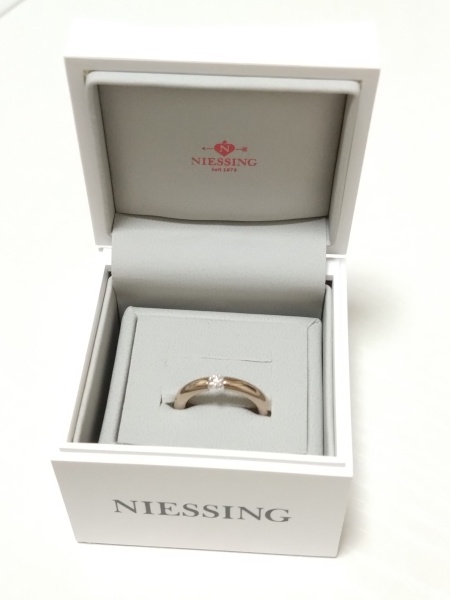 ニーシング リング 0.51カラット ニーシング・シュパンリング® カラー