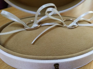 【AbHeri(アベリ)の口コミ】 女性用のリングには細かいデザインでダイヤが散りばめられており、さらに…