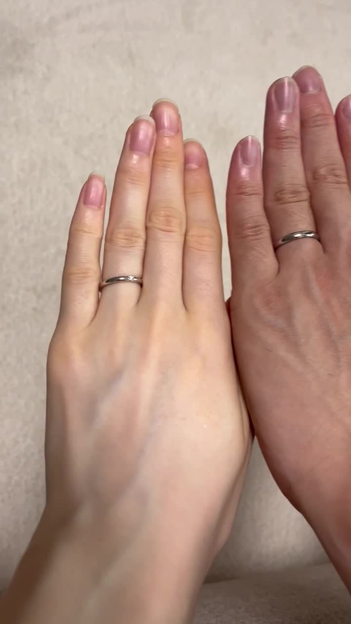 ペアでお揃いの指輪です。