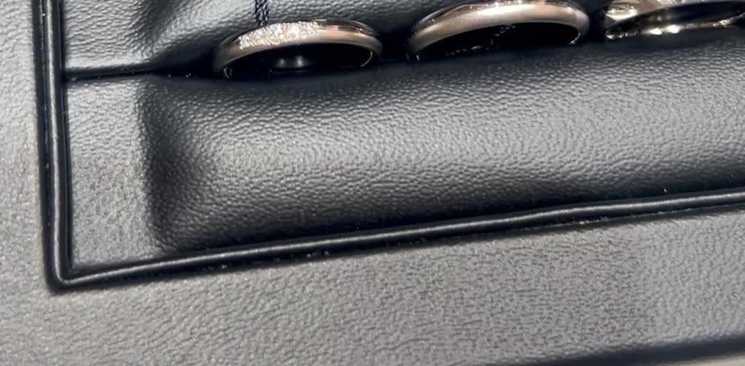 色々悩んでたのでたくさん指輪を出していただきました。