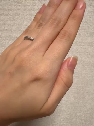 光にあたるとキラキラします