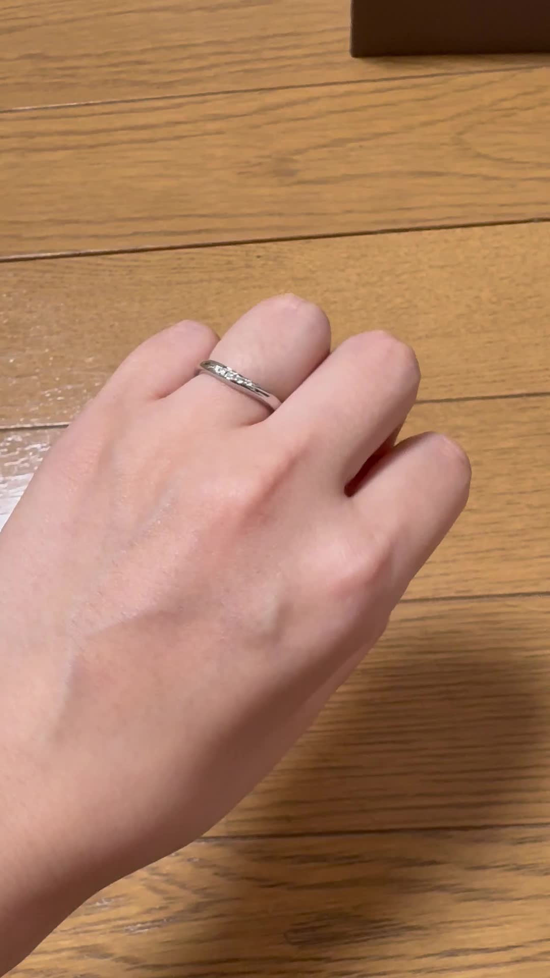カメラ越しだとわかりづらいですが、キラキラしています。
