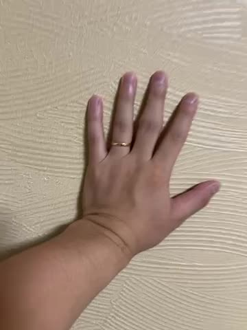 夏の焼けた手にも馴染んで気に入ってます！