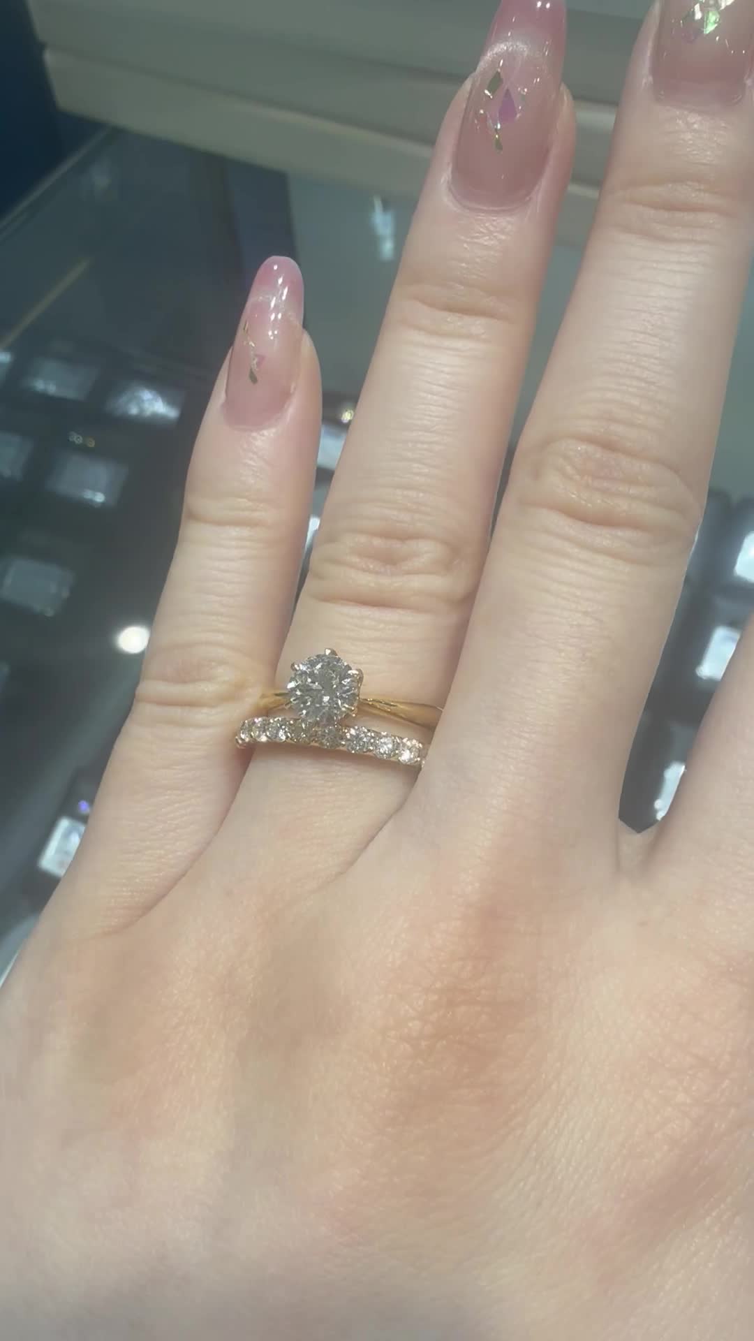 ソリテールリングとフルエタニティリング