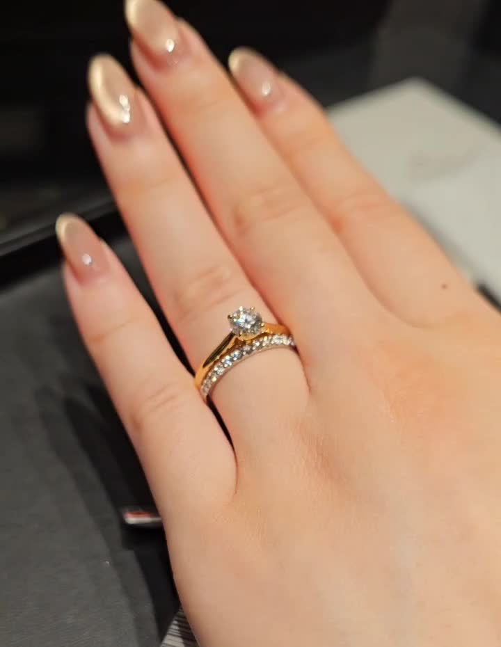 ハーフエタニティリング