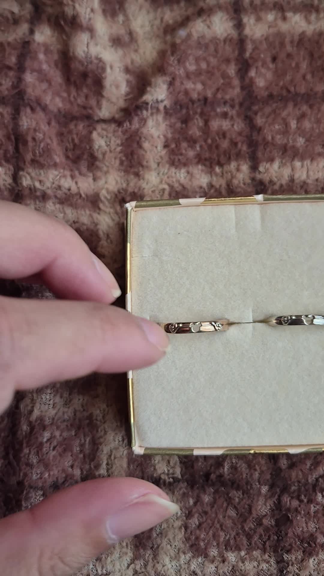 ミッキーからのハートとミッキー&ミニーです。可愛いです。