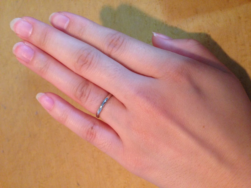 シンプルな結婚指輪をお探しの方で 指が細い方にお勧めです 毎日身に着 カルティエ Cartier の結婚指輪の口コミ 評判 Ringraph リングラフ
