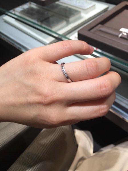 直線、3ミリ以下、一石、つや消し加工ありのデザインを探していた所