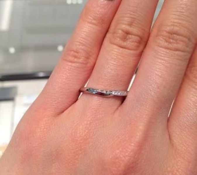 結婚指輪が派手すぎず シンプル過ぎないところが気に入りました あと 俄 にわか のセットリングの口コミ 評判 Ringraph リングラフ