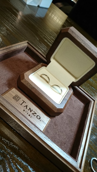 【TANZO.(鍛造指輪)の口コミ】 婚約指輪を以前に作って頂いたことがあり、その時はサプライズで渡すため…
