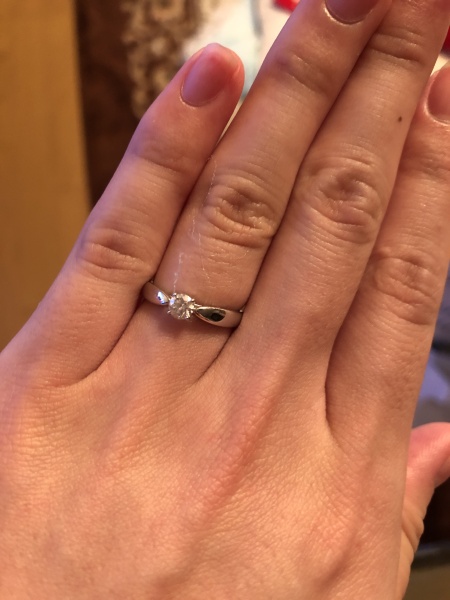一般的過ぎない、でもシンプルな婚約指輪が良かった。石の大きさ