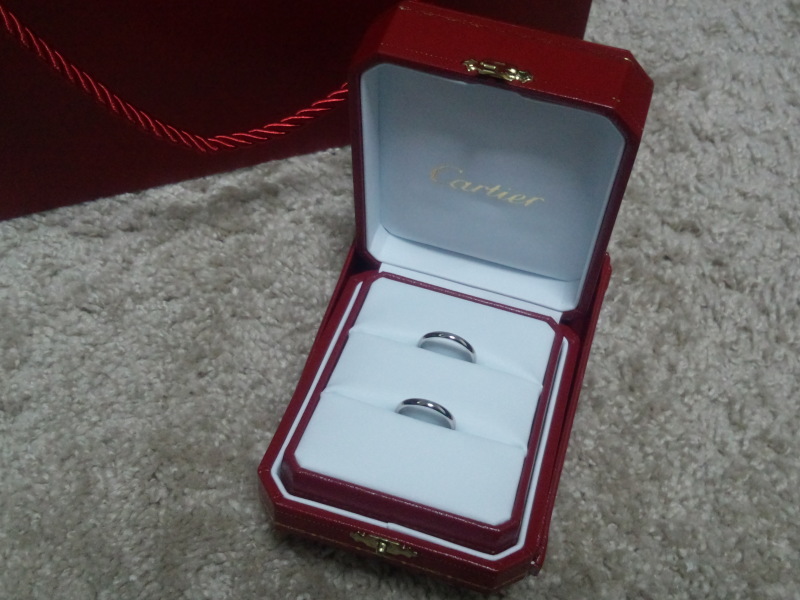カルティエ　結婚指輪　プラチナ 夫がプラチナ素材のシンプルなデザインの指輪が良いということで