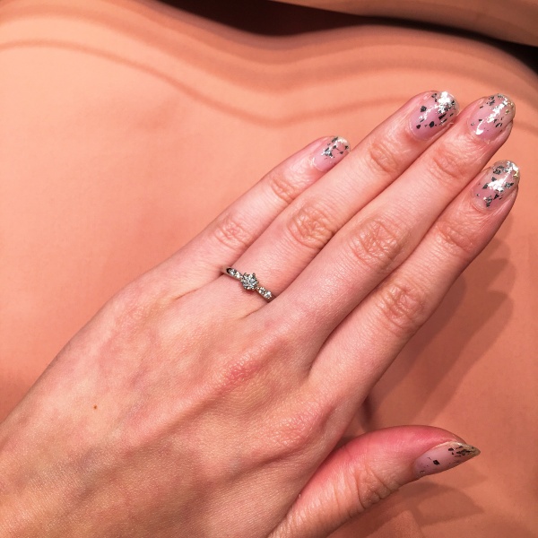 ダイヤモンドの輝きがほかのブランドと違った。カットの技術が