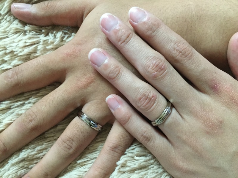 ストーンなしの指輪を探していて、キラキラとしたカッティングが