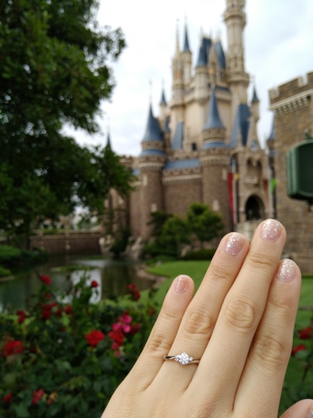 婚約指輪はプロポーズの為に彼が選んだものです。 デザイン