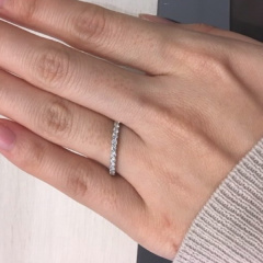 【ANTWERP BRILLIANT(アントワープブリリアント)の口コミ】 ハーフエタニティリングを希望しており、色々なデザインがあって選ぶのに…