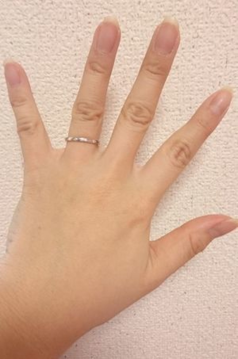 ダイヤモンドがたくさん付いてるけど シルエットがシンプルな結婚指輪が Star Jewelry スタージュエリー の結婚指輪の口コミ 評判 Ringraph リングラフ