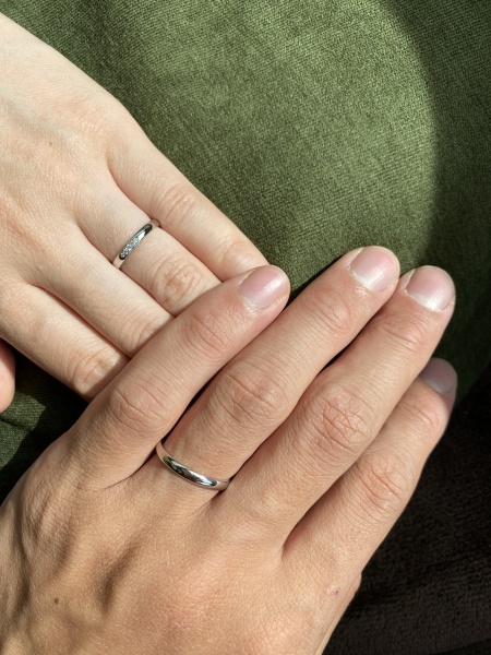 訳あり　アイプリモ　シンプルリング シンプルかつ動きのあるデザインが気に入った。女性側のダイヤも