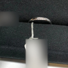 【BRILLIANCE+(ブリリアンスプラス)の口コミ】 ひねりの入ったデザインが気に入りました。そのひねりに沿ってメレダイヤ…