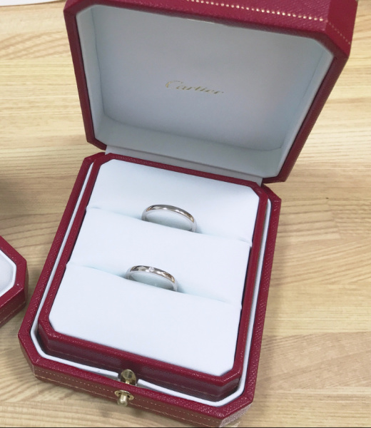 カルティエ　結婚指輪　プラチナ プラチナのシンプルな指輪を探しておりました。ブランドに