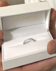 【Mariage ent(マリアージュエント)の口コミ】 普段使いできるエンゲージにこだわり一粒ダイヤはのけてハーフエタニティ…