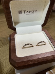 【TANZO.(鍛造指輪)の口コミ】 既製品ではなく、2人の思い描いているデザインにでき、近しいものはあるか…
