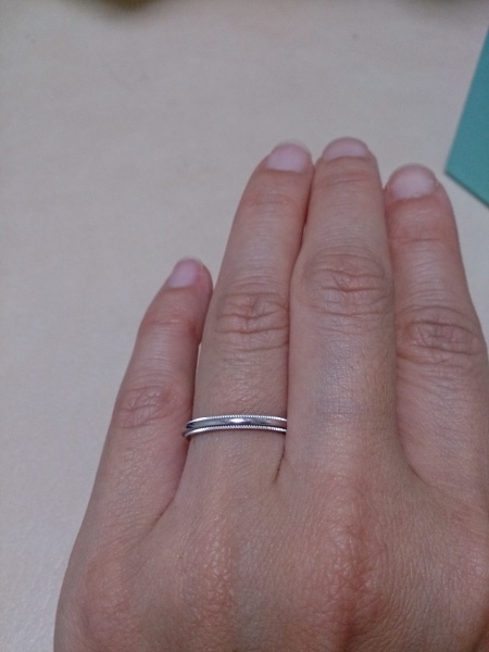 ティファニー　ミルグレイン　結婚指輪　刻印あり ミルグレインという、細かく縁取りのはいっているデザインが