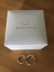 【HOSHI no SUNA 星の砂(ほしのすな)の口コミ】 シンプルですっきりしたデザインの指輪がいいと思い、いろいろ悩んだ末に…