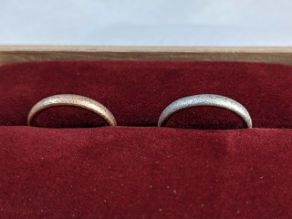 【ichi(イチ)の口コミ】 キラキラした指輪が苦手で色々探していたところ、ゼクシィに載っていた石…