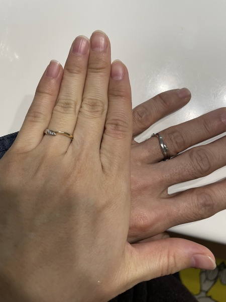 とても個性的でこだわりのあるデザインで男性のデザインは存在感