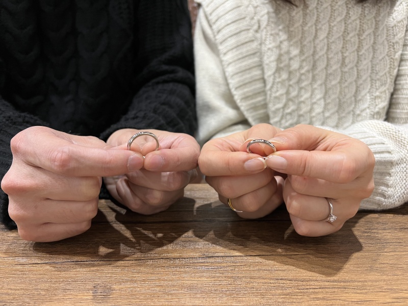 来店前から二人で曲線のデザインがいいなと話していて、最終的に